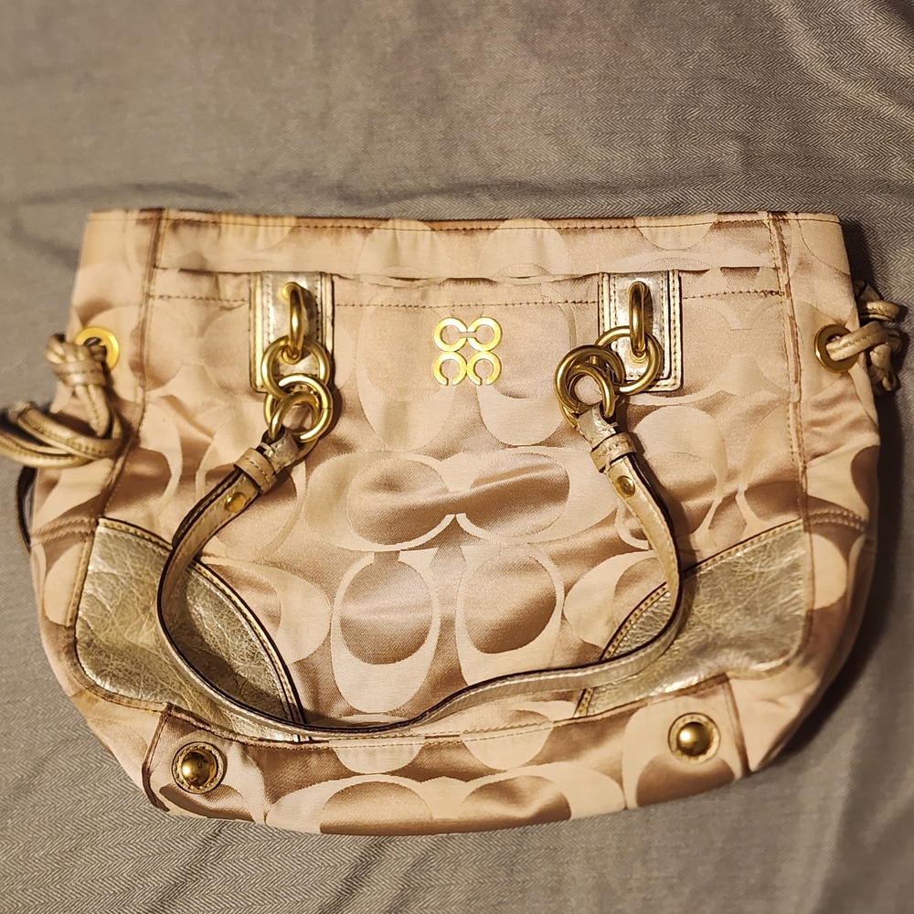 COACH Signature C Pattern Gold Beige Handbag Shoulder Bag No.J1093-16475 Used